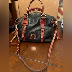 SOLD GORGEOUS Dooney & Bourke Grain/Forentine Leather Satchel